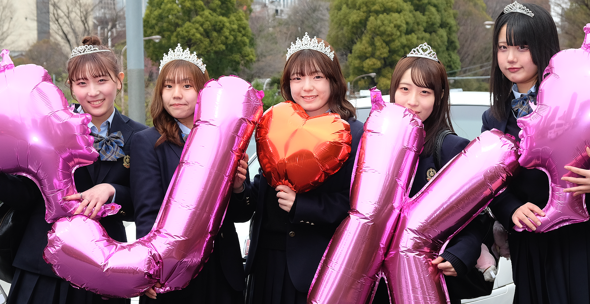 【リムジンパーティー高校生 料金】学割価格で楽しめる高校生パーティー60分20000円から…プロのカメラカメラマン撮影