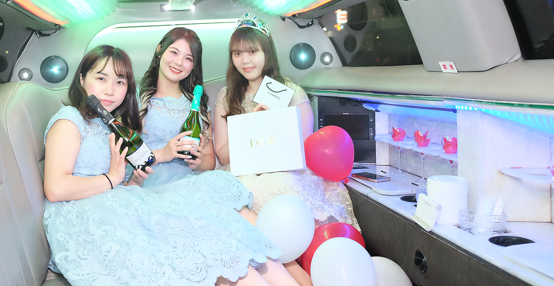 ドレスレンタル付きのリムジンパーティーのご紹介